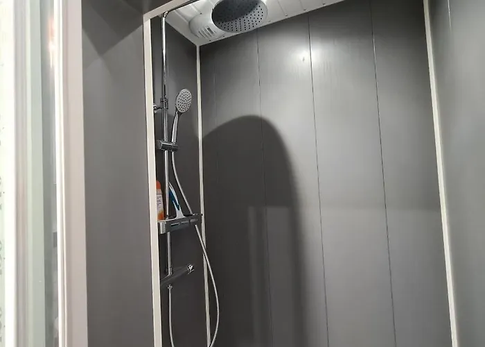 T2 Guynemer Rdc Wifi A 80m Linge De Lit Fourni *