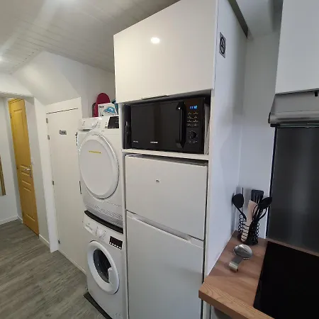 T2 Guynemer Rdc Wifi A 80m Linge De Lit Fourni *